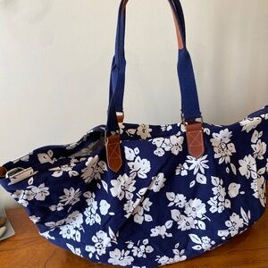 Discontinued Navy floral GAP Tote